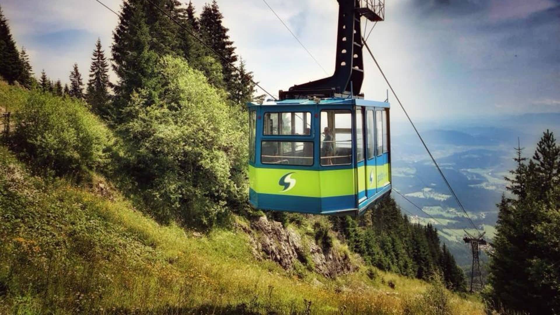 Cable car and plateau